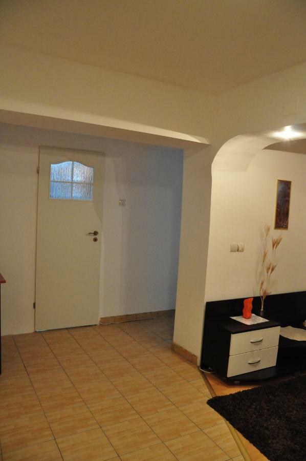 Mario Apartments Ρέσιτσα Εξωτερικό φωτογραφία